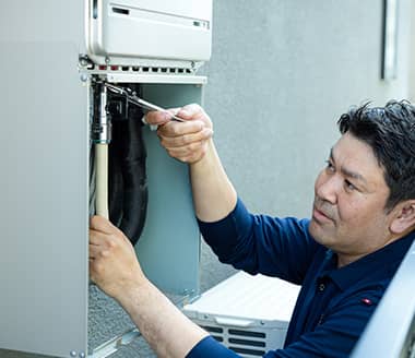 LPガス設備の点検作業