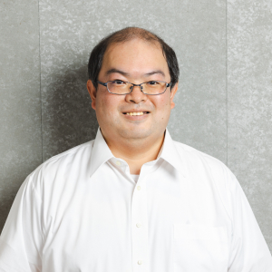 スタッフの声を語る男性社員